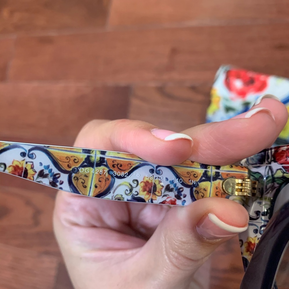 Dolce and Gabbana exotic sunglasses - Picture 4 of 5